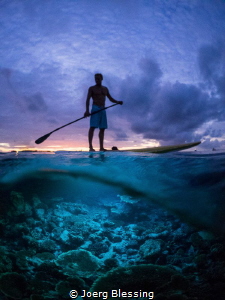 Night Stand up Paddleboard. by Joerg Blessing 